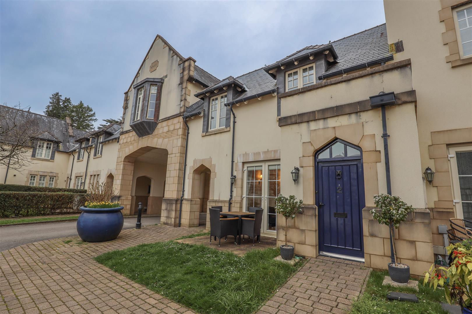 2 Western Courtyard, Talygarn Manor, Talygarn, Pontyclun, Rhondda Cynon Taff, CF72 9WR